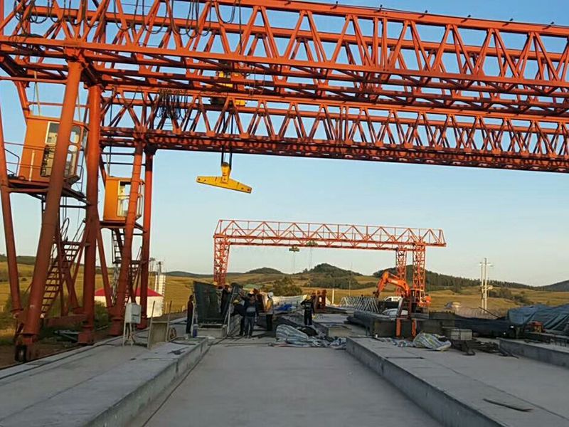 起重機(jī) 工程門(mén)機(jī)